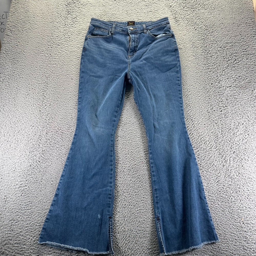 Lee Jeans Womens 12 Blue Cotton Denim Flared Leg Raw Hem Faded Workwear Stretch
